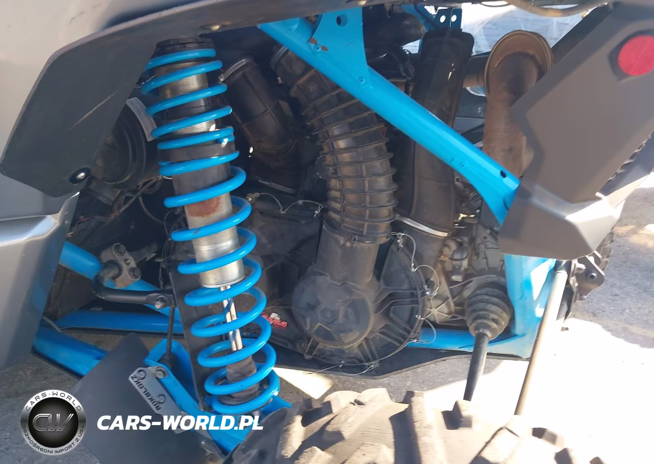 2018 Can-Am Maverick X3 X Rc Turbo R VIN:3JBVVAW47JK000095 - 9