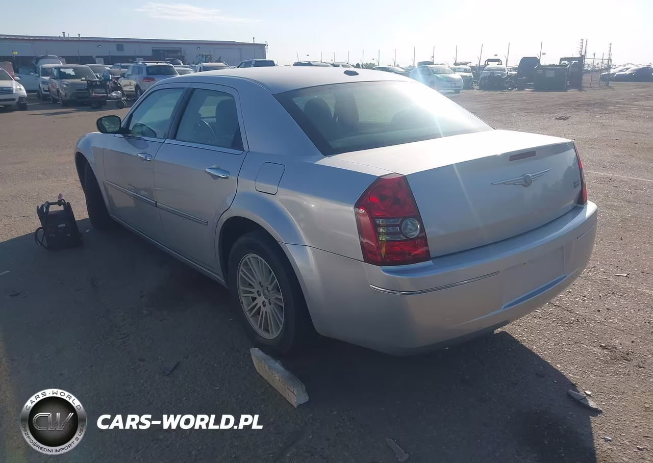 2010 Chrysler 300 Touring-Signature Series-Executive Series VIN:2C3CA5CV2AH325023 - 3