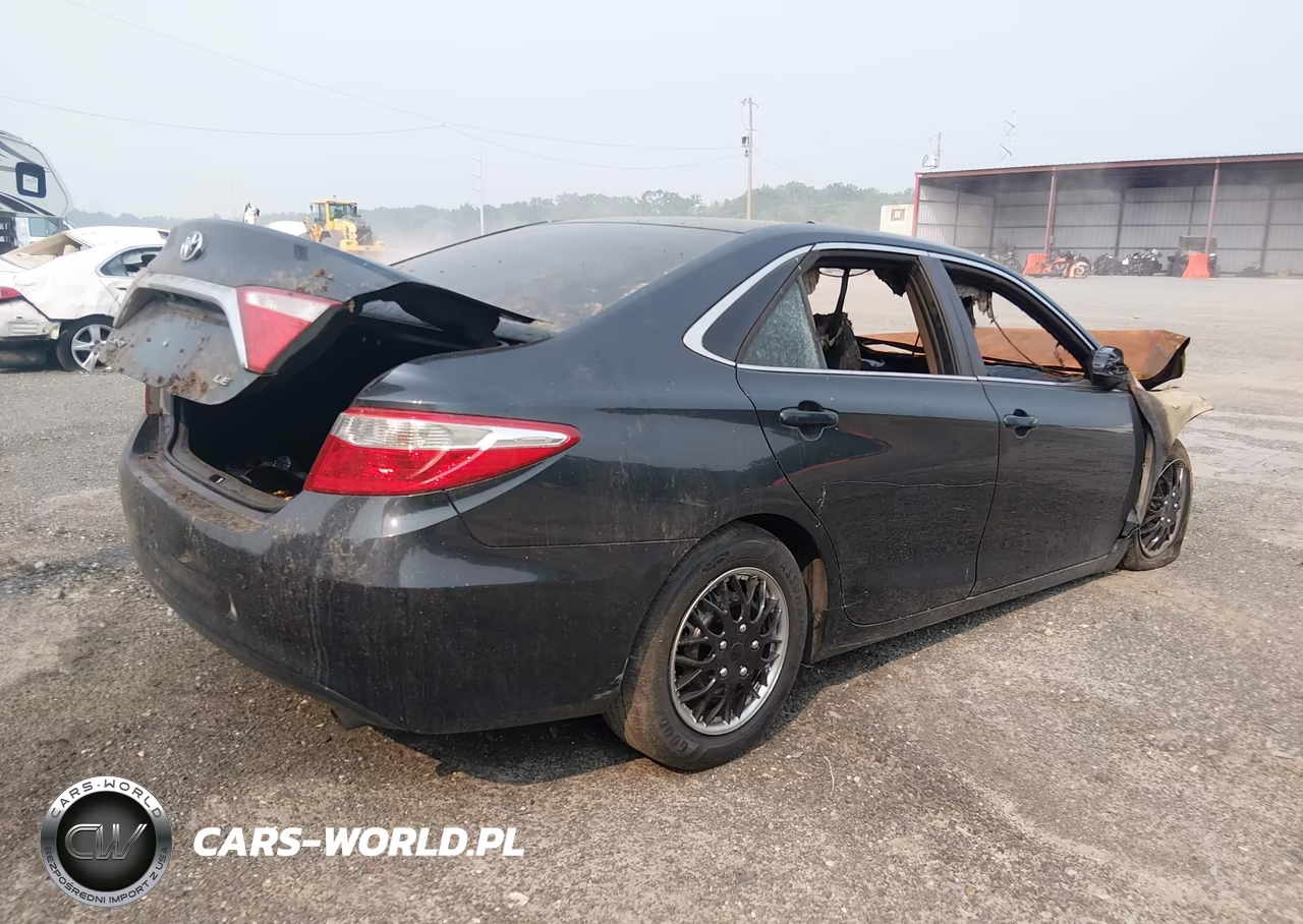 2015 Toyota Camry Le VIN:4T4BF1FK4FR493092 - 4