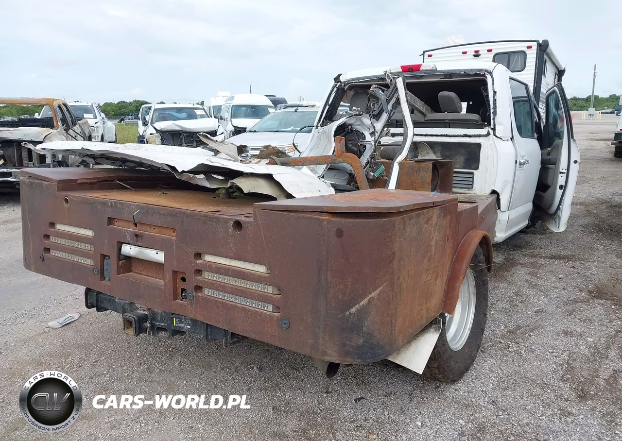 2018 Ford F-350 Xlt VIN:1FT8W3DT8JEC24046 - 4