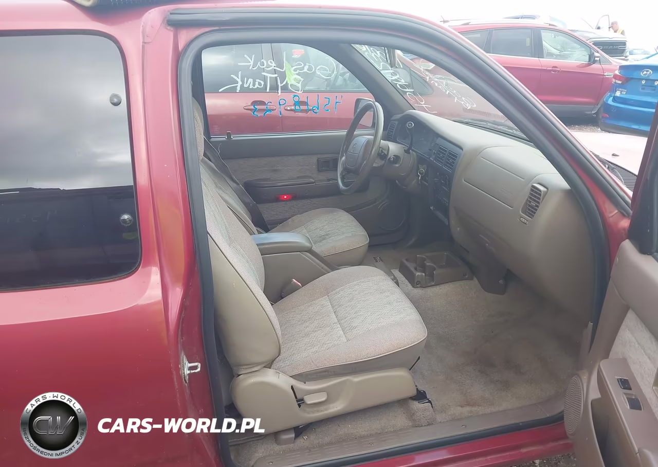 1999 Toyota Tacoma VIN:4TAVL52N8XZ552317 - 5