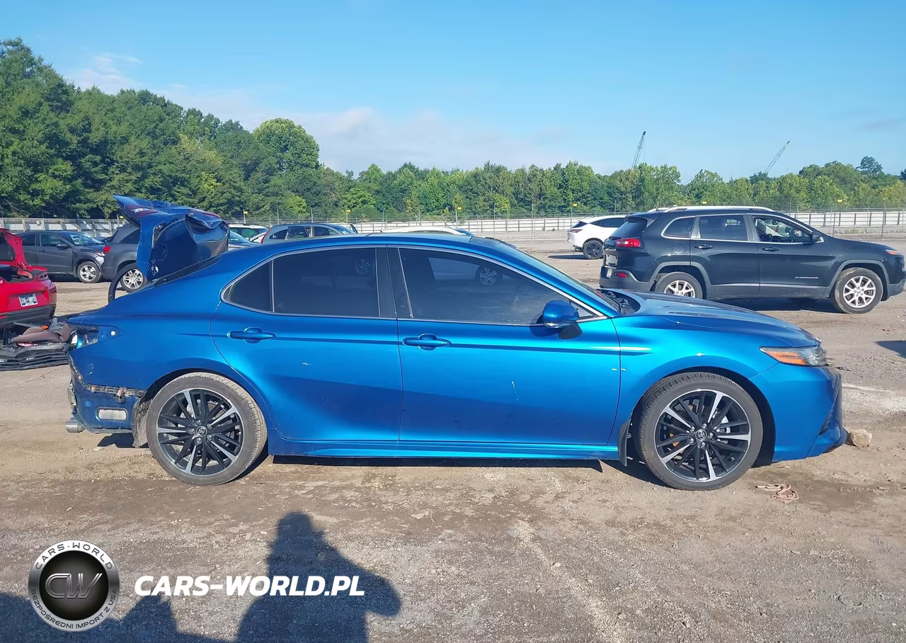 2018 Toyota Camry Xse VIN:4T1B61HK0JU113648 - 13