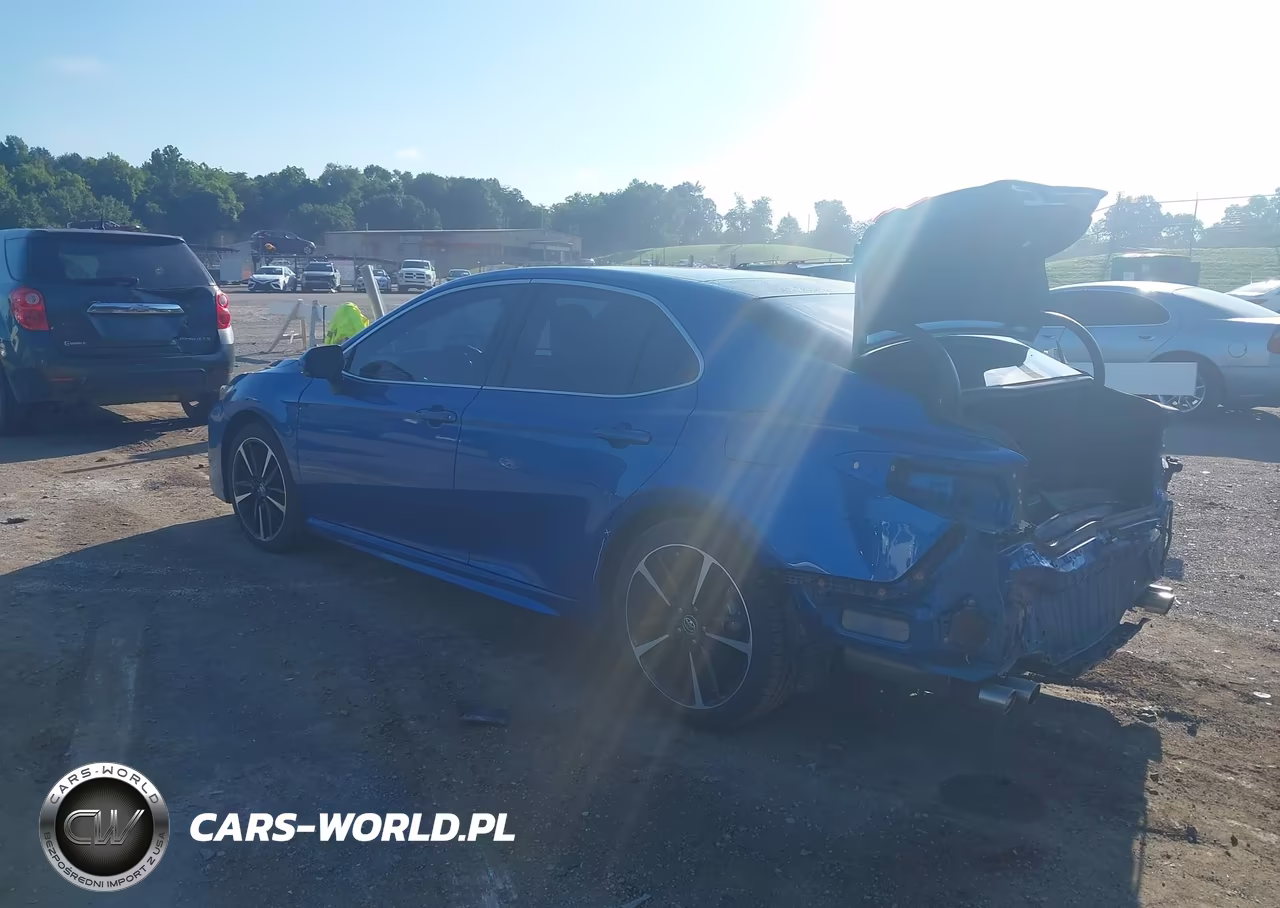 2018 Toyota Camry Xse VIN:4T1B61HK0JU113648 - 3