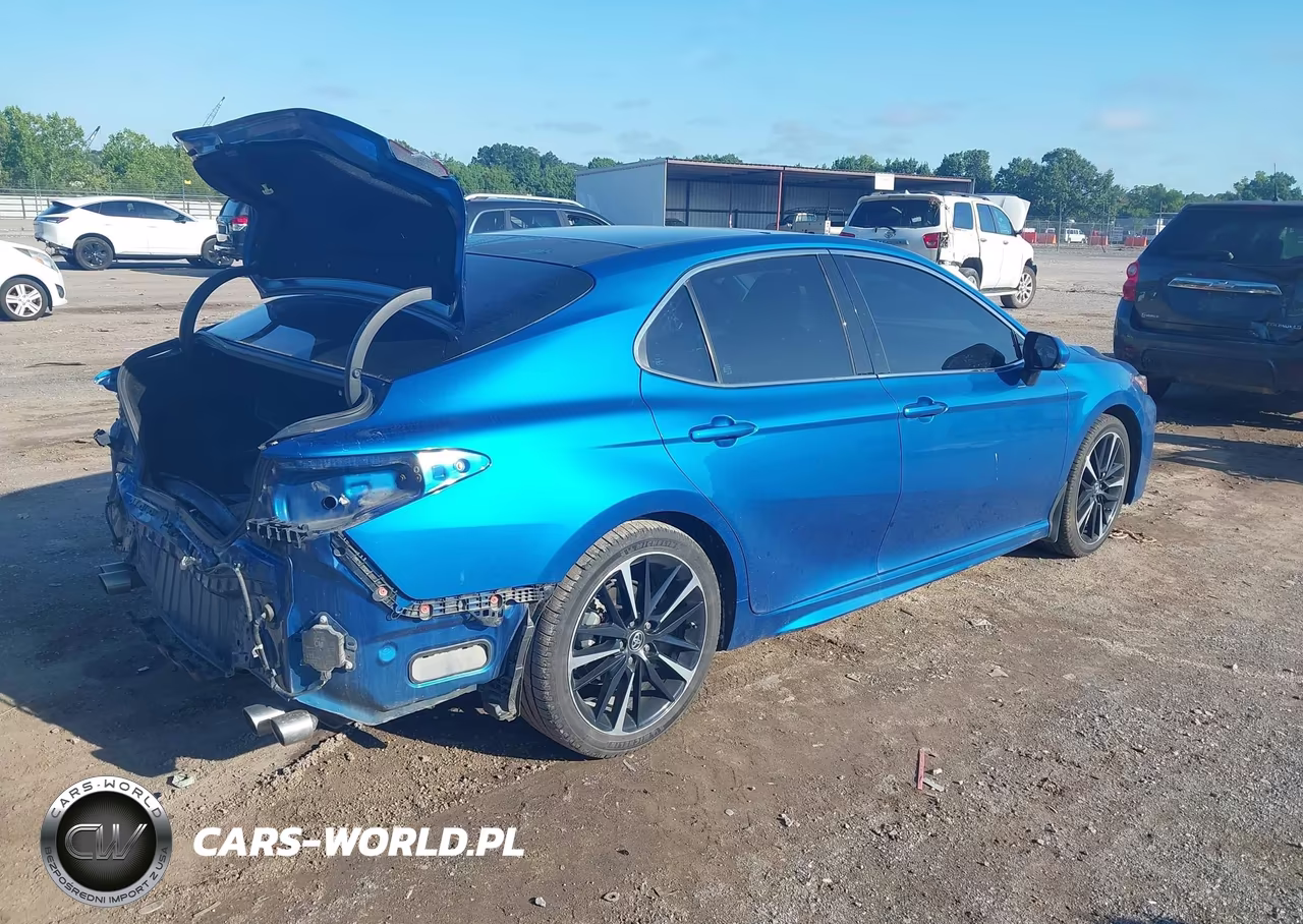 2018 Toyota Camry Xse VIN:4T1B61HK0JU113648 - 4