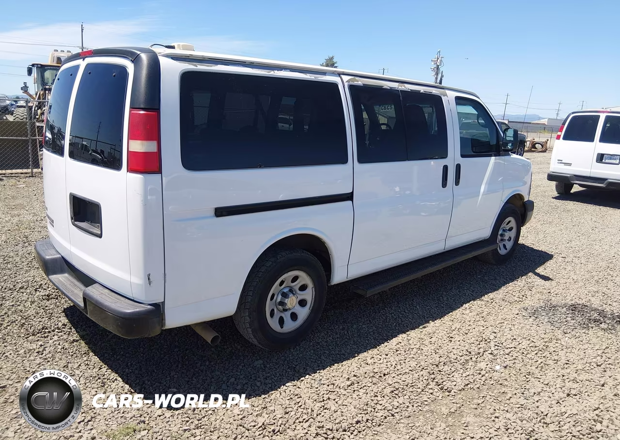 2011 Chevrolet Express 1500 Ls VIN:1GNSHBF41B1114102 - 4