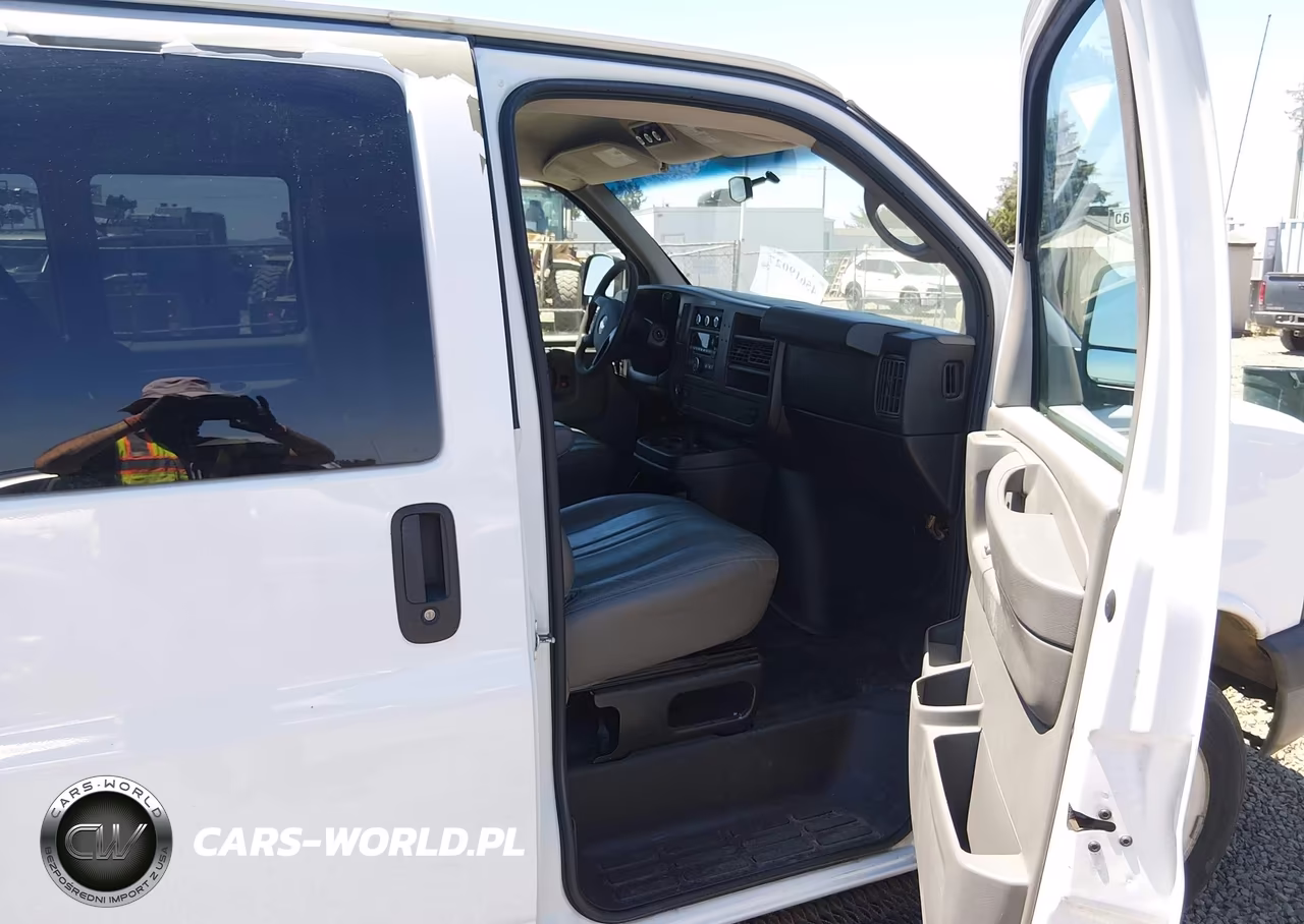 2011 Chevrolet Express 1500 Ls VIN:1GNSHBF41B1114102 - 5