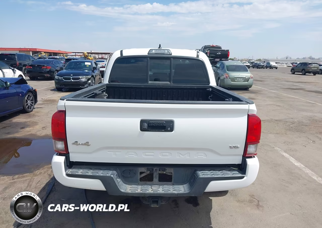 2018 Toyota Tacoma Sr V6 VIN:3TMCZ5AN9JM148897 - 16