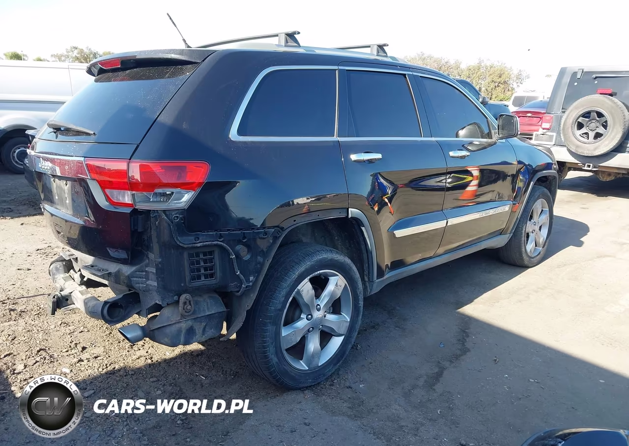 2011 Jeep Grand Cherokee Overland VIN:1J4RR6GT2BC635765 - 4