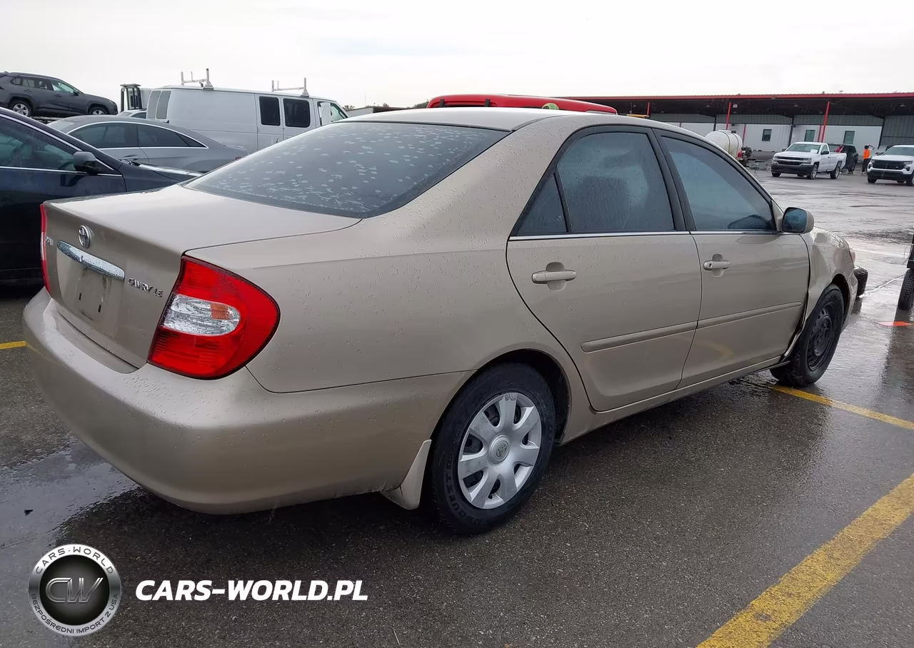 2003 Toyota Camry Le VIN:4T1BE32K43U130642 - 4