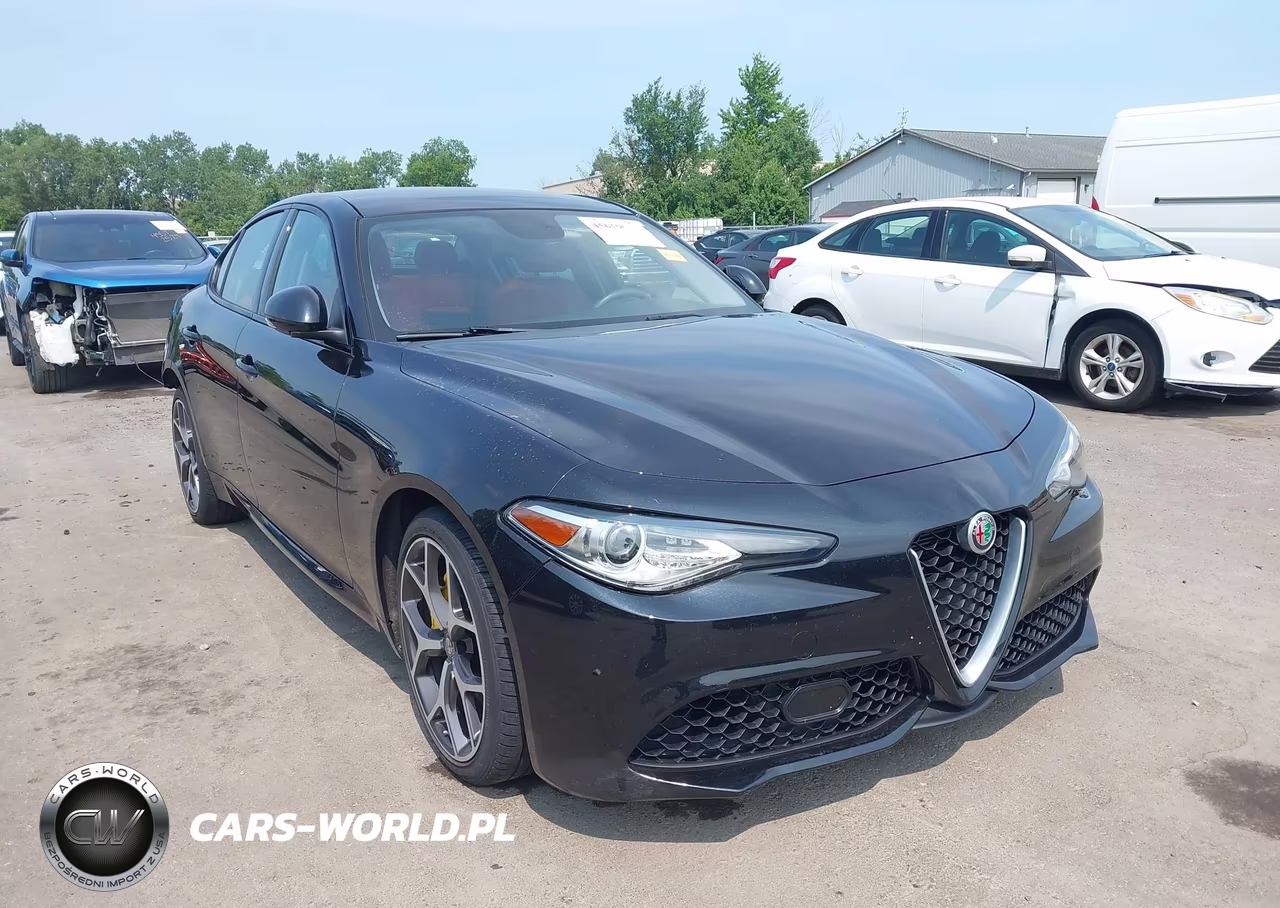 2019 Alfa Romeo Giulia Sport Awd