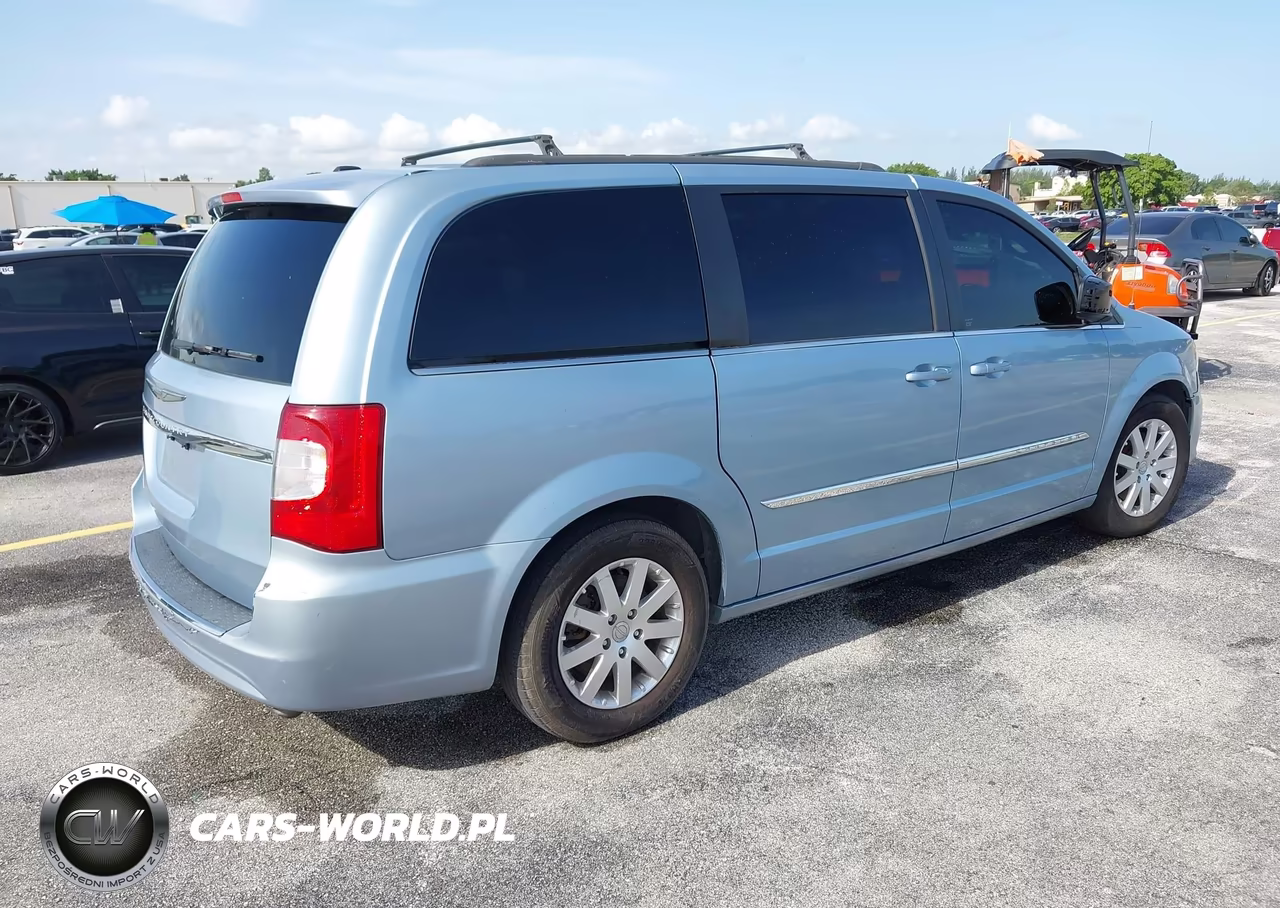 2013 Chrysler Town & Country Touring VIN:2C4RC1BG0DR540331 - 4
