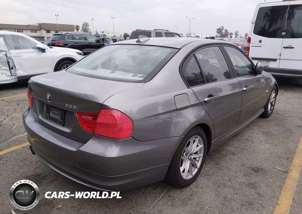 2010 BMW 328I VIN:WBAPH7C58AE129953 - 4