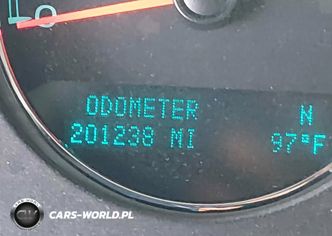 2013 Chevrolet Tahoe Ls VIN:1GNSKAE01DR366592 - 16
