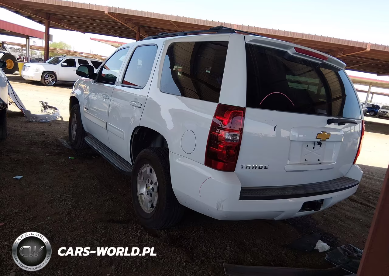 2013 Chevrolet Tahoe Ls VIN:1GNSKAE01DR366592 - 3