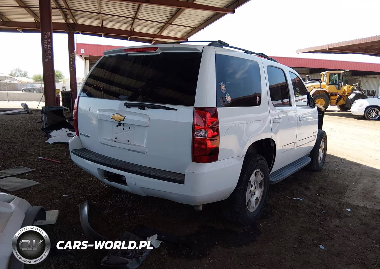 2013 Chevrolet Tahoe Ls VIN:1GNSKAE01DR366592 - 4