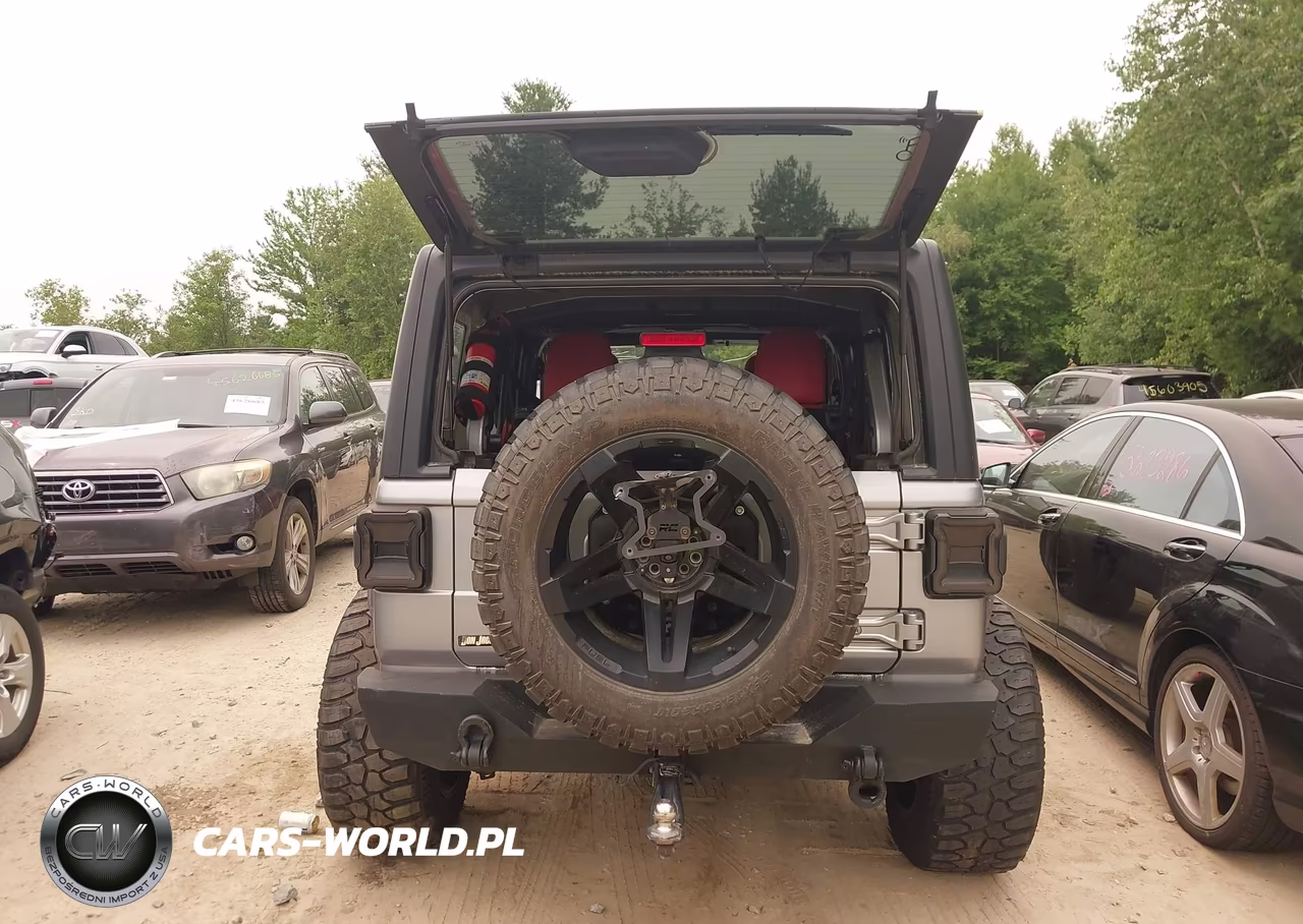 2018 Jeep Wrangler Unlimited Sport 4X4 VIN:1C4HJXDN1JW329447 - 16