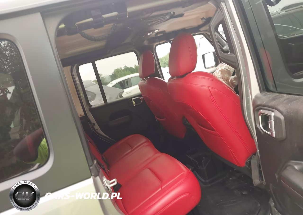 2018 Jeep Wrangler Unlimited Sport 4X4 VIN:1C4HJXDN1JW329447 - 8