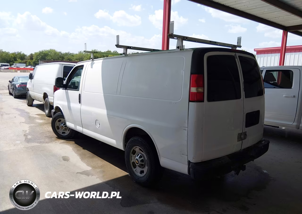 2011 Chevrolet Express 2500 Work Van VIN:1GCWGFBA0B1105875 - 3