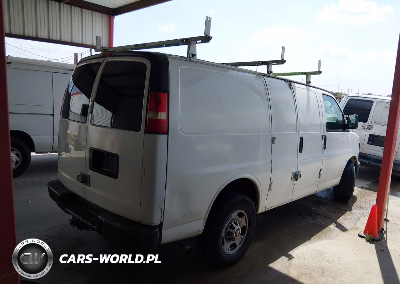 2011 Chevrolet Express 2500 Work Van VIN:1GCWGFBA0B1105875 - 4