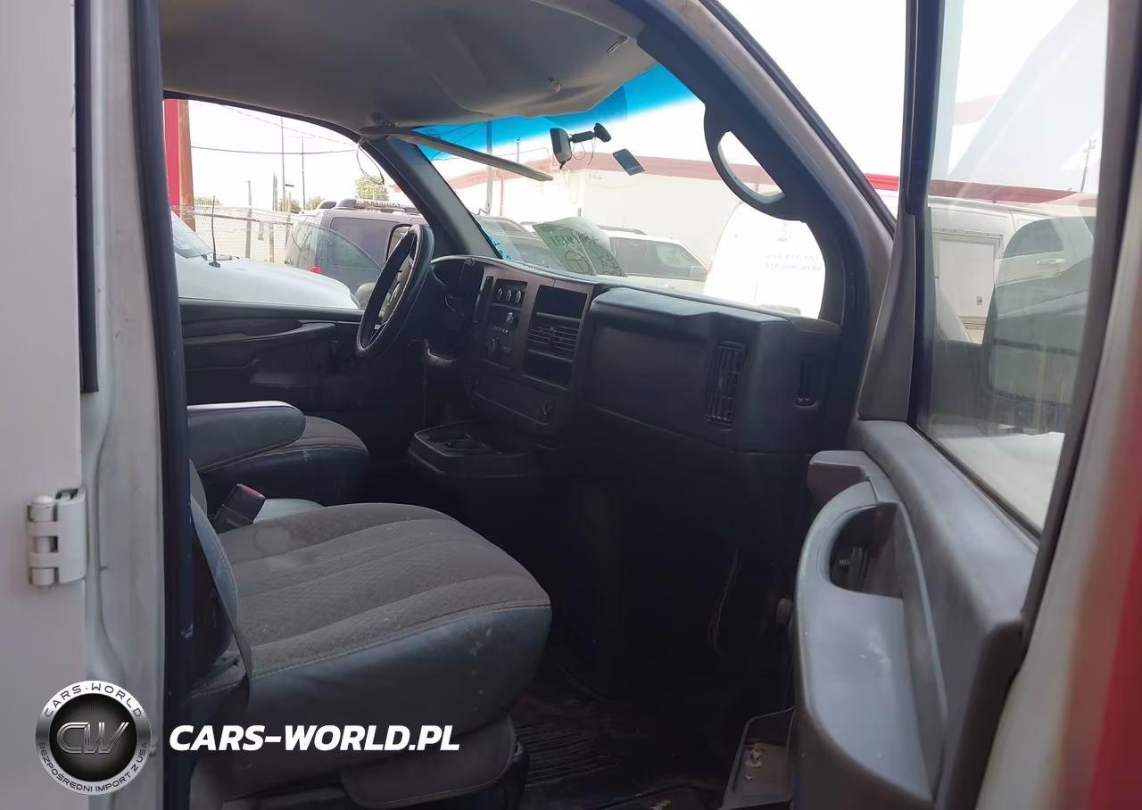 2011 Chevrolet Express 2500 Work Van VIN:1GCWGFBA0B1105875 - 5