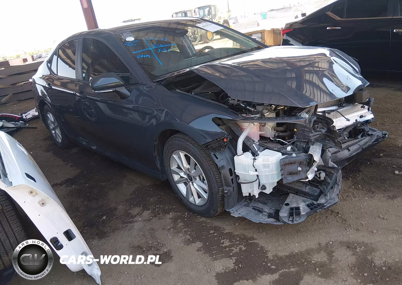 2025 Toyota Camry Le – zdjęcie 1 z 17