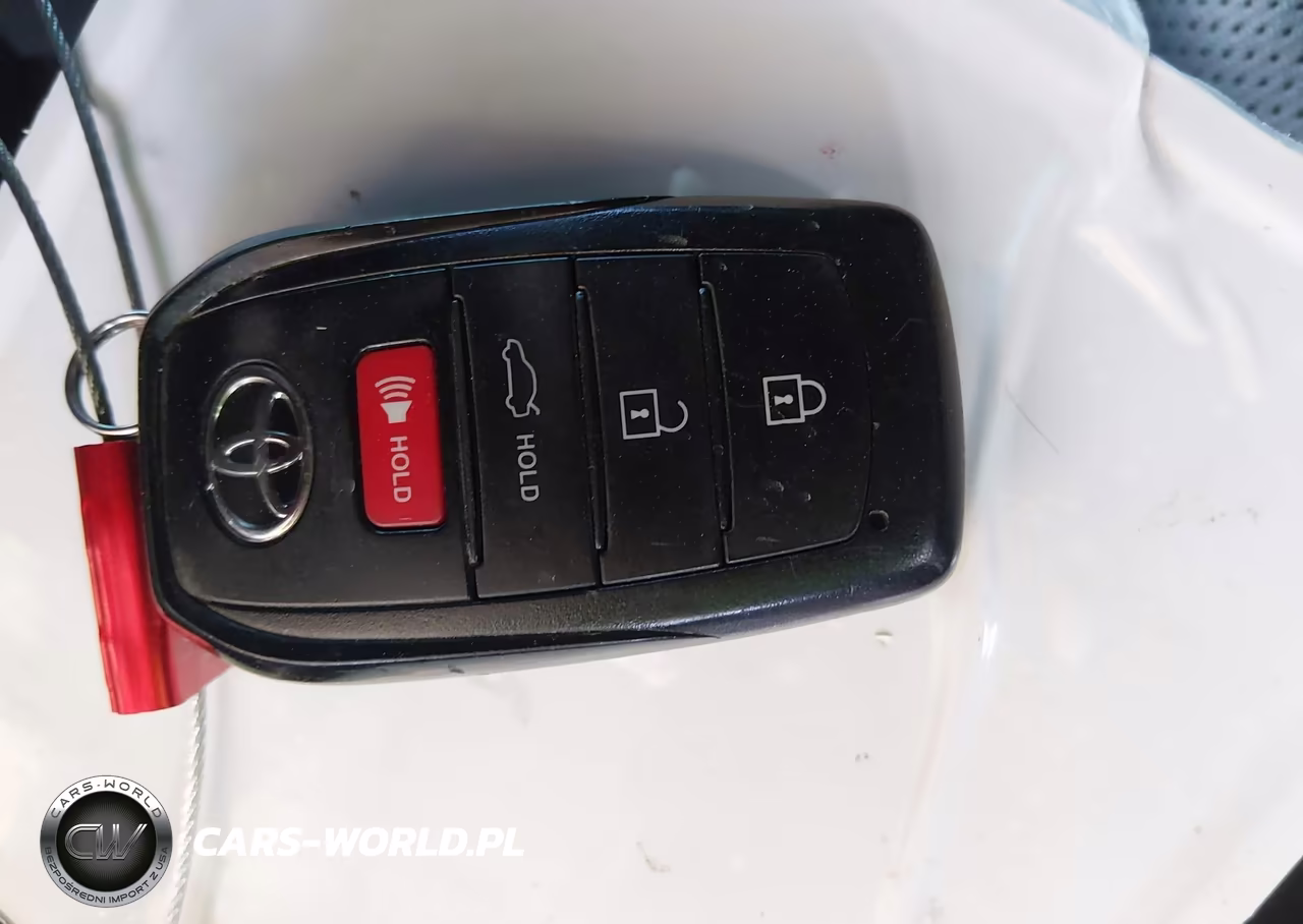 2025 Toyota Camry Le VIN:4T1DAACK2SU636735 - 11