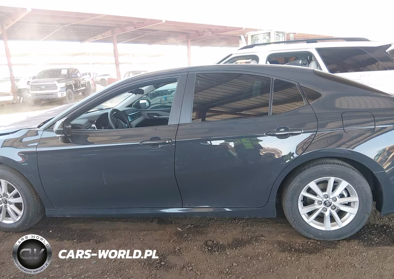 2025 Toyota Camry Le VIN:4T1DAACK2SU636735 - 15
