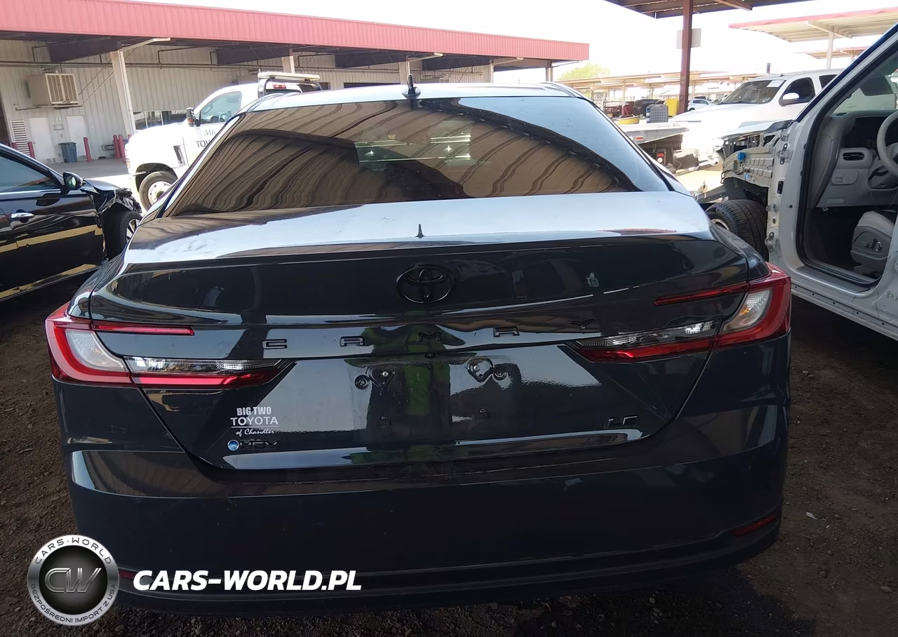2025 Toyota Camry Le VIN:4T1DAACK2SU636735 - 17