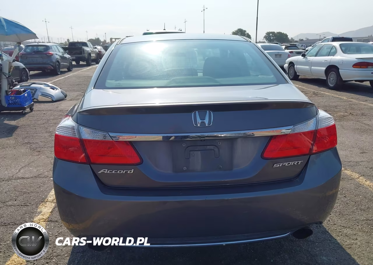 2015 Honda Accord Sport VIN:1HGCR2F59FA033097 - 17