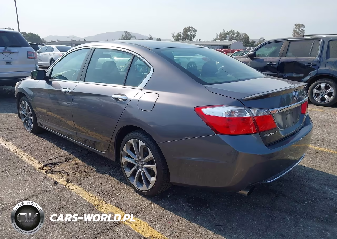 2015 Honda Accord Sport VIN:1HGCR2F59FA033097 - 3