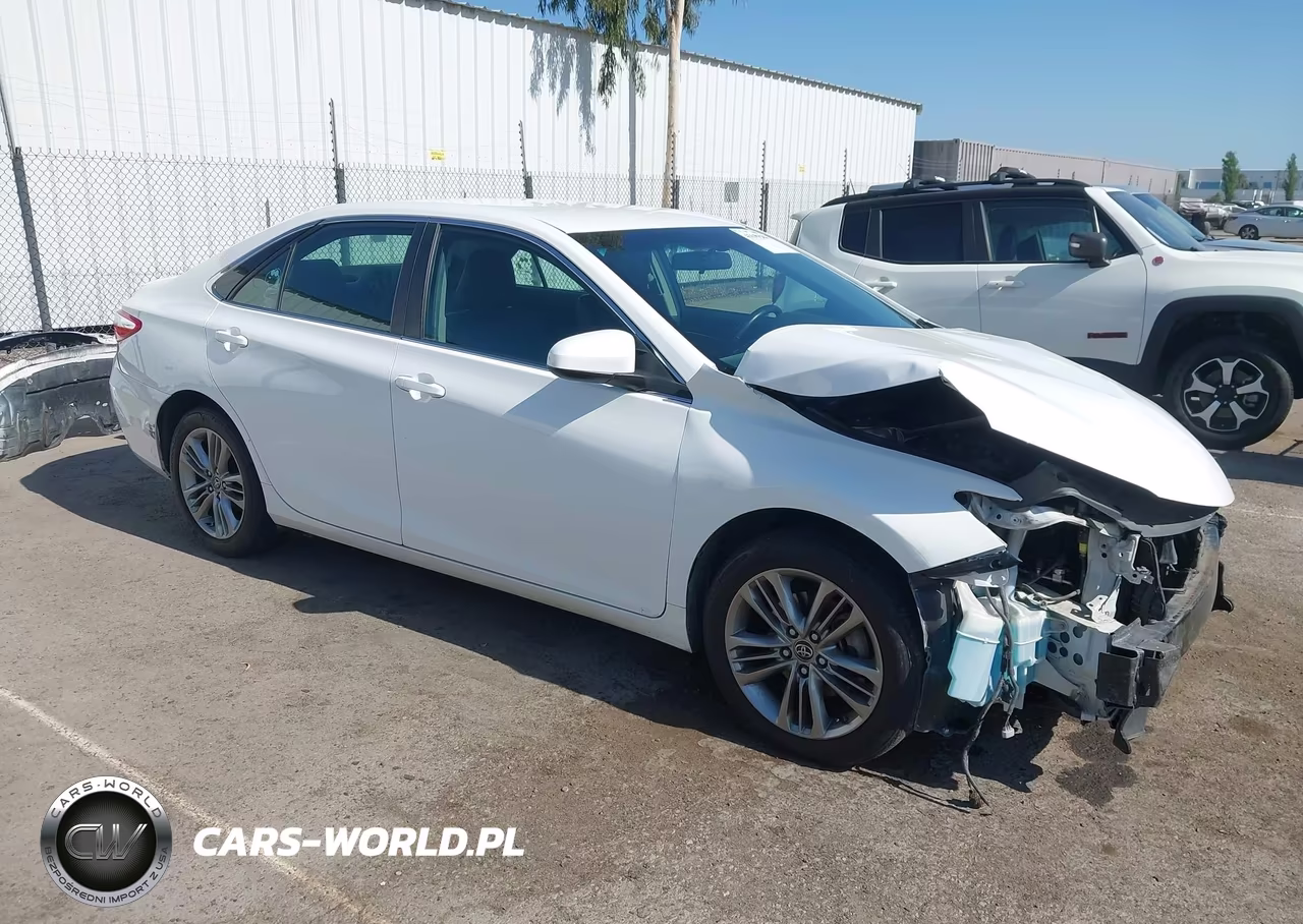 2015 Toyota Camry Se – zdjęcie 1 z 17