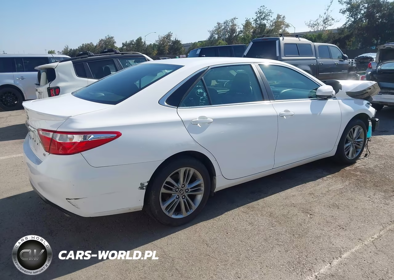 2015 Toyota Camry Se VIN:4T1BF1FK9FU041469 - 4