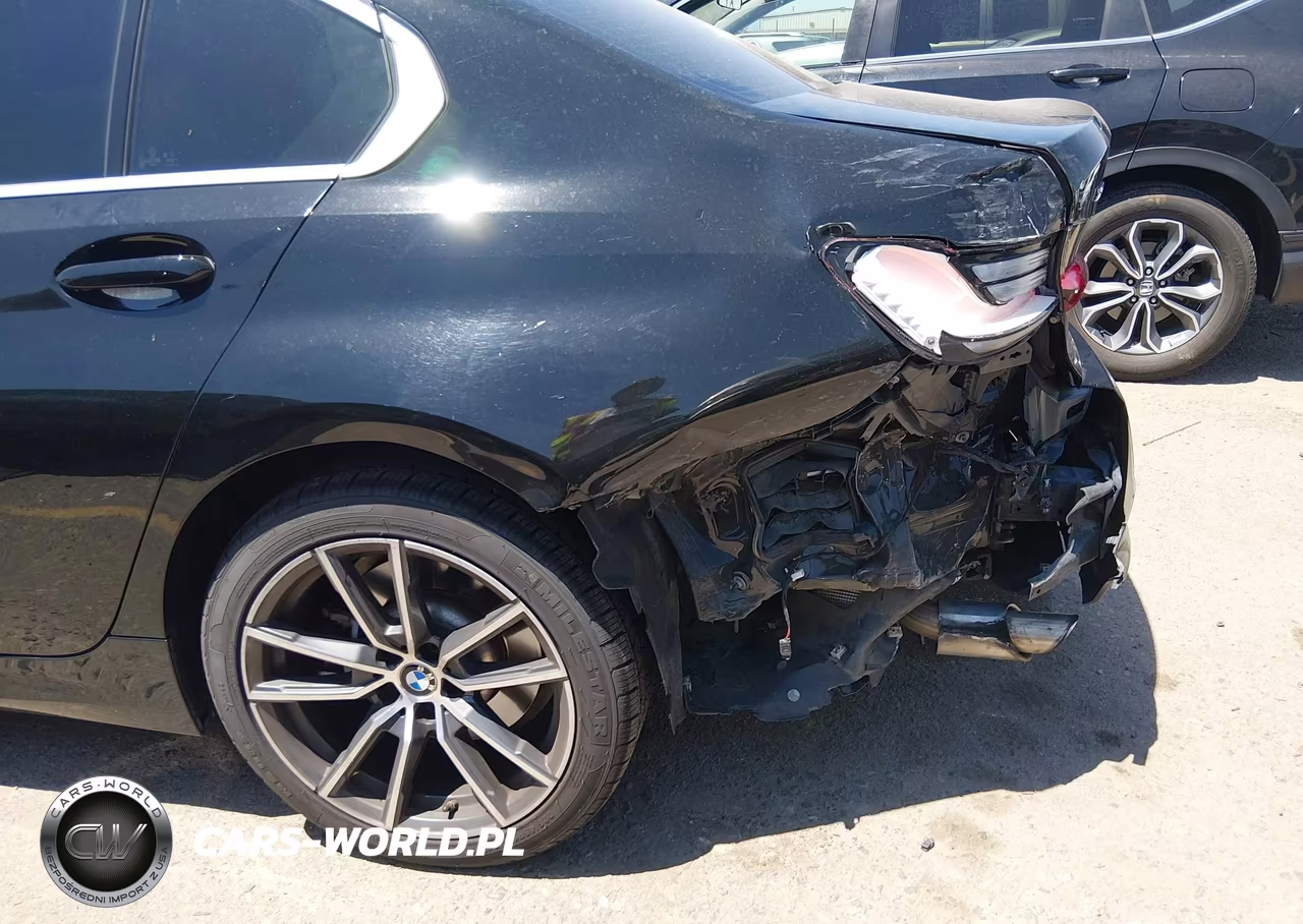 2019 BMW 330I xDrive VIN:WBA5R7C55KFH19384 - 17