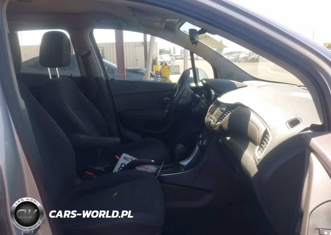 2018 Chevrolet Trax Ls VIN:3GNCJKSB2JL199553 - 5