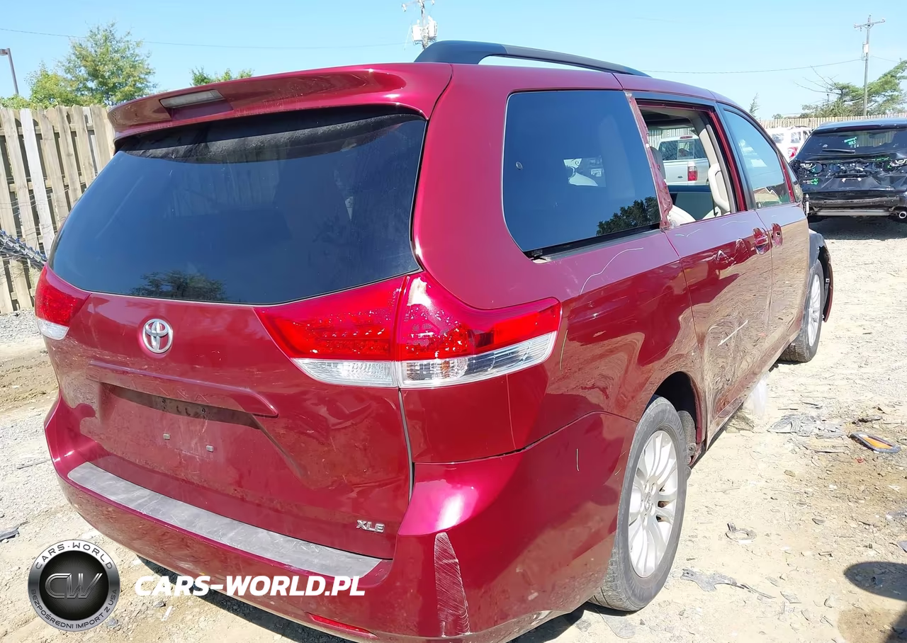 2012 Toyota Sienna Xle V6 8 Passenger VIN:5TDYK3DC7CS268855 - 4