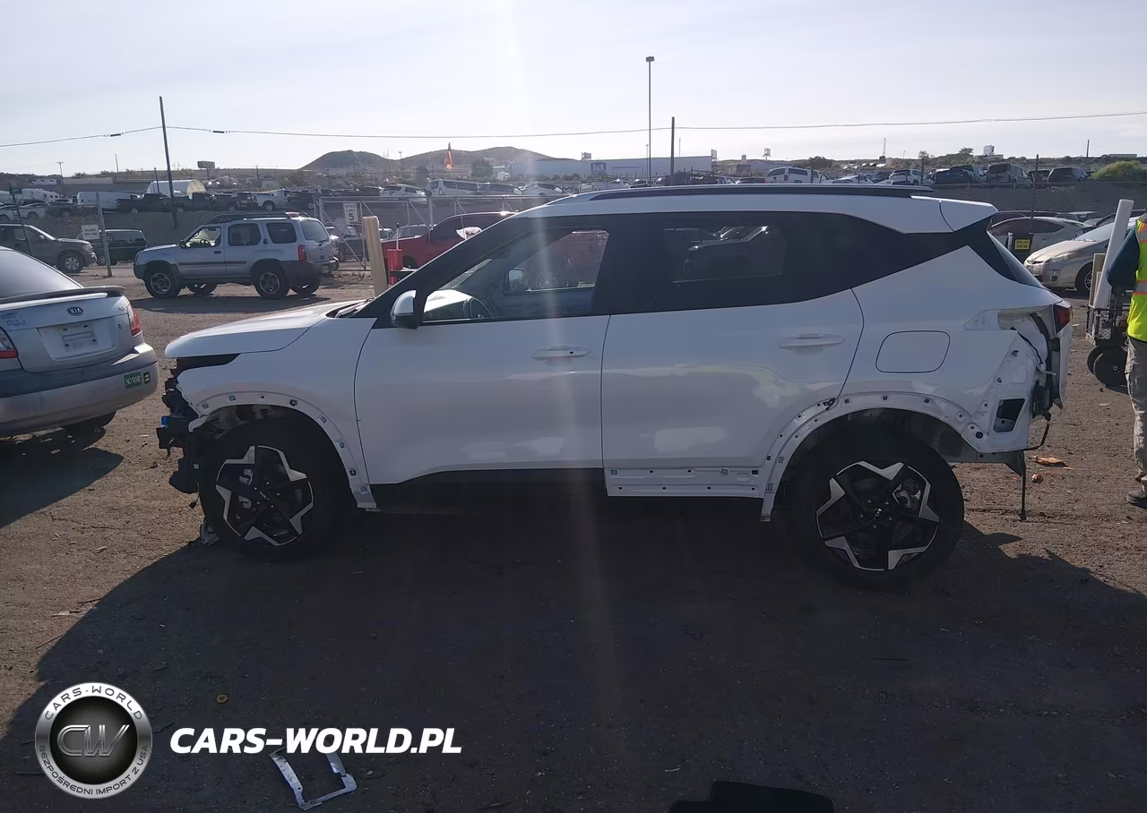 2025 Kia Seltos S VIN:KNDEU2AA7S7696248 - 15