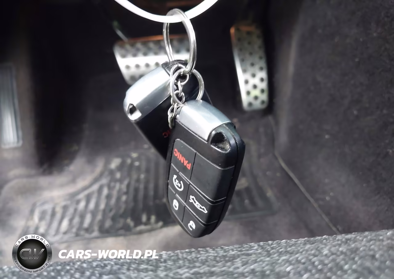 2018 Dodge Challenger Sxt Plus VIN:2C3CDZAG1JH182794 - 11