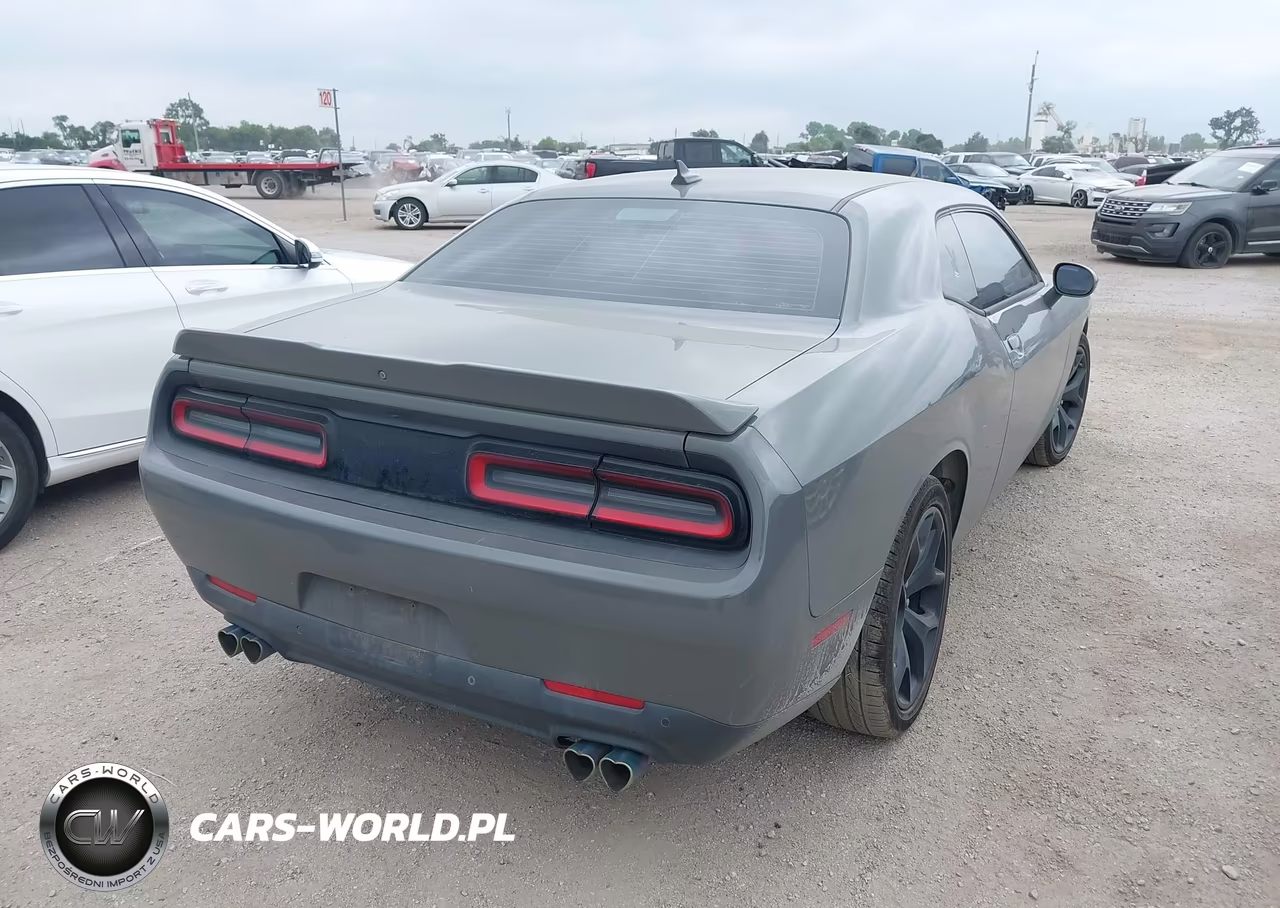 2018 Dodge Challenger Sxt Plus VIN:2C3CDZAG1JH182794 - 4