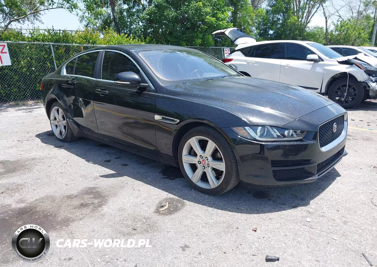 2017 Jaguar Xe 25T Prestige