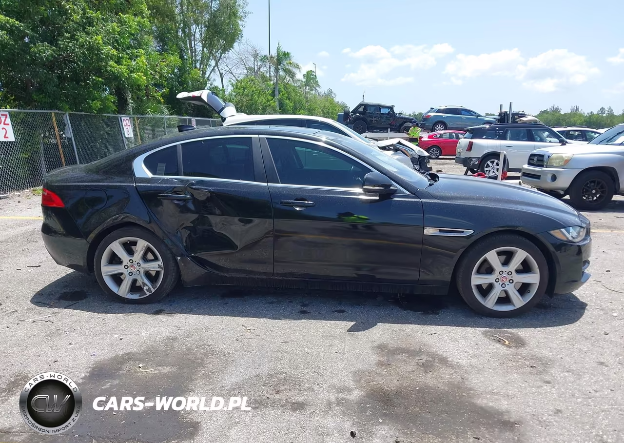 2017 Jaguar Xe 25T Prestige VIN:SAJAE4BG9HA950923 - 13