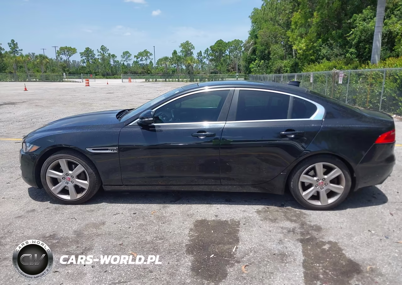 2017 Jaguar Xe 25T Prestige VIN:SAJAE4BG9HA950923 - 14
