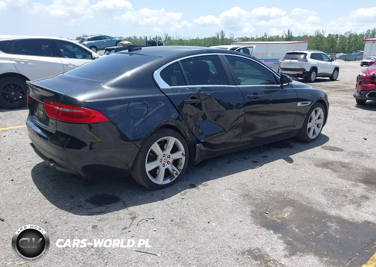 2017 Jaguar Xe 25T Prestige VIN:SAJAE4BG9HA950923 - 4