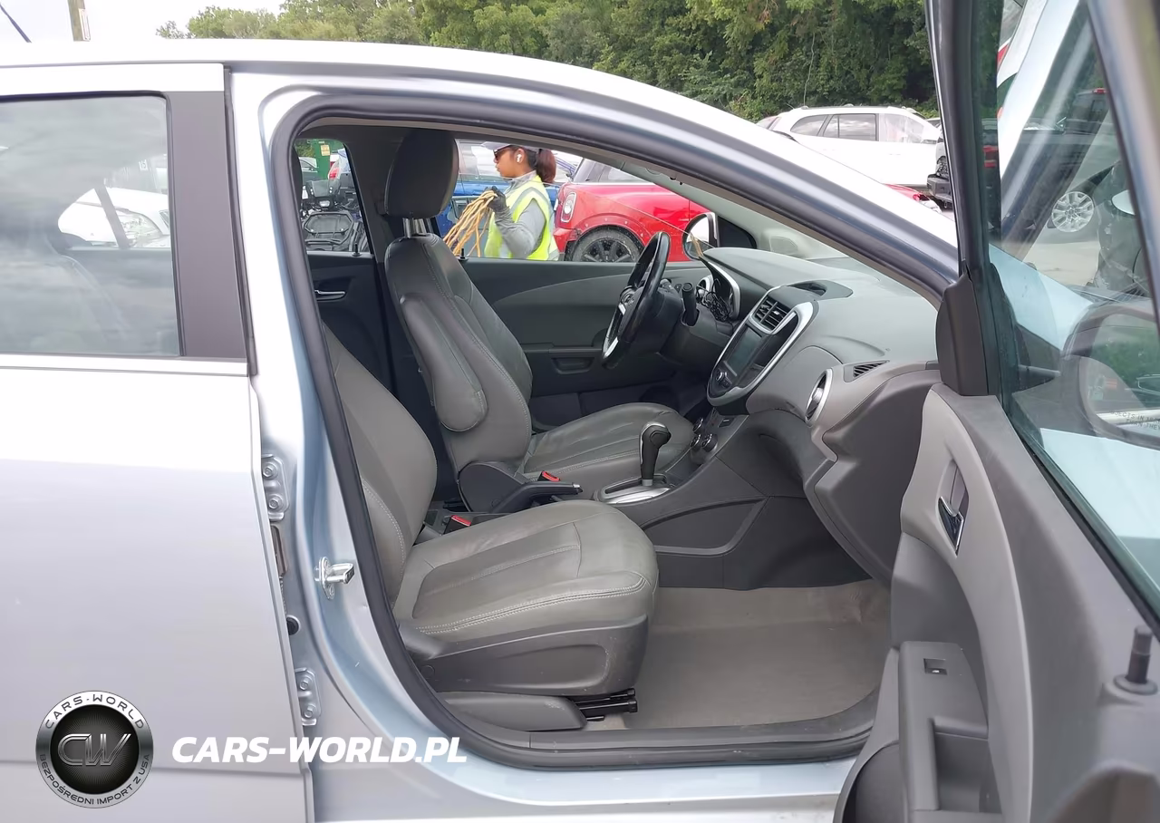 2017 Chevrolet Sonic Lt Auto VIN:1G1JD5SB7H4123859 - 5