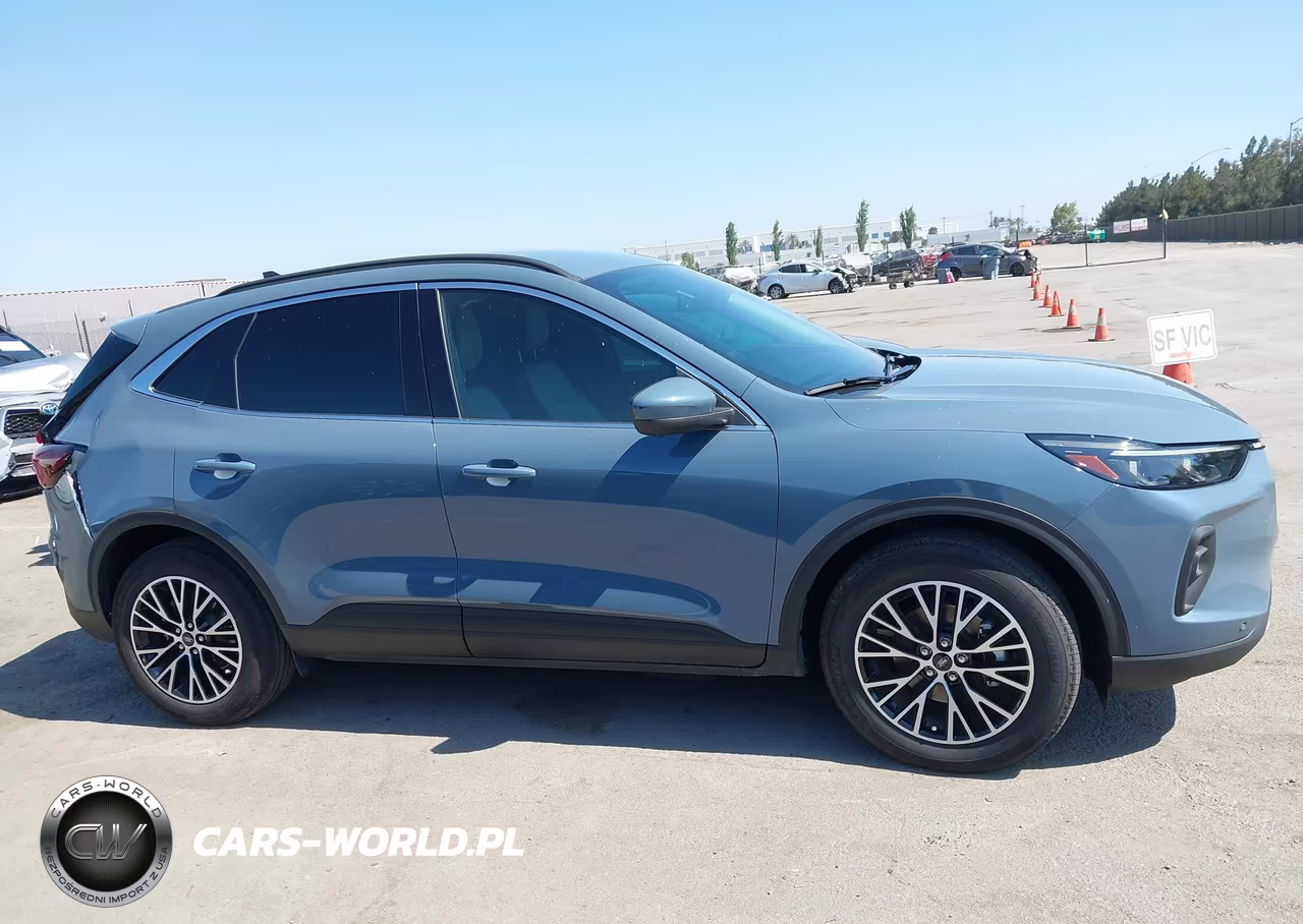 2025 Ford Escape Phev VIN:1FMCU0E1XSUA36451 - 13