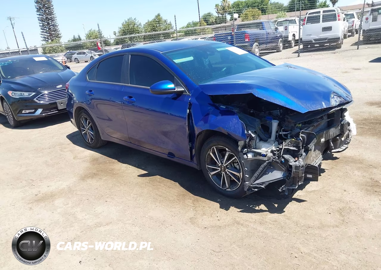 2023 Kia Forte Lxs – zdjęcie 1 z 17