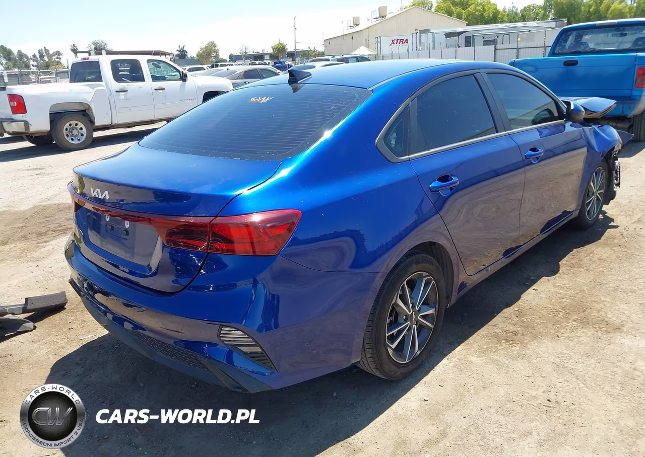 2023 Kia Forte Lxs VIN:3KPF24AD9PE555026 - 4