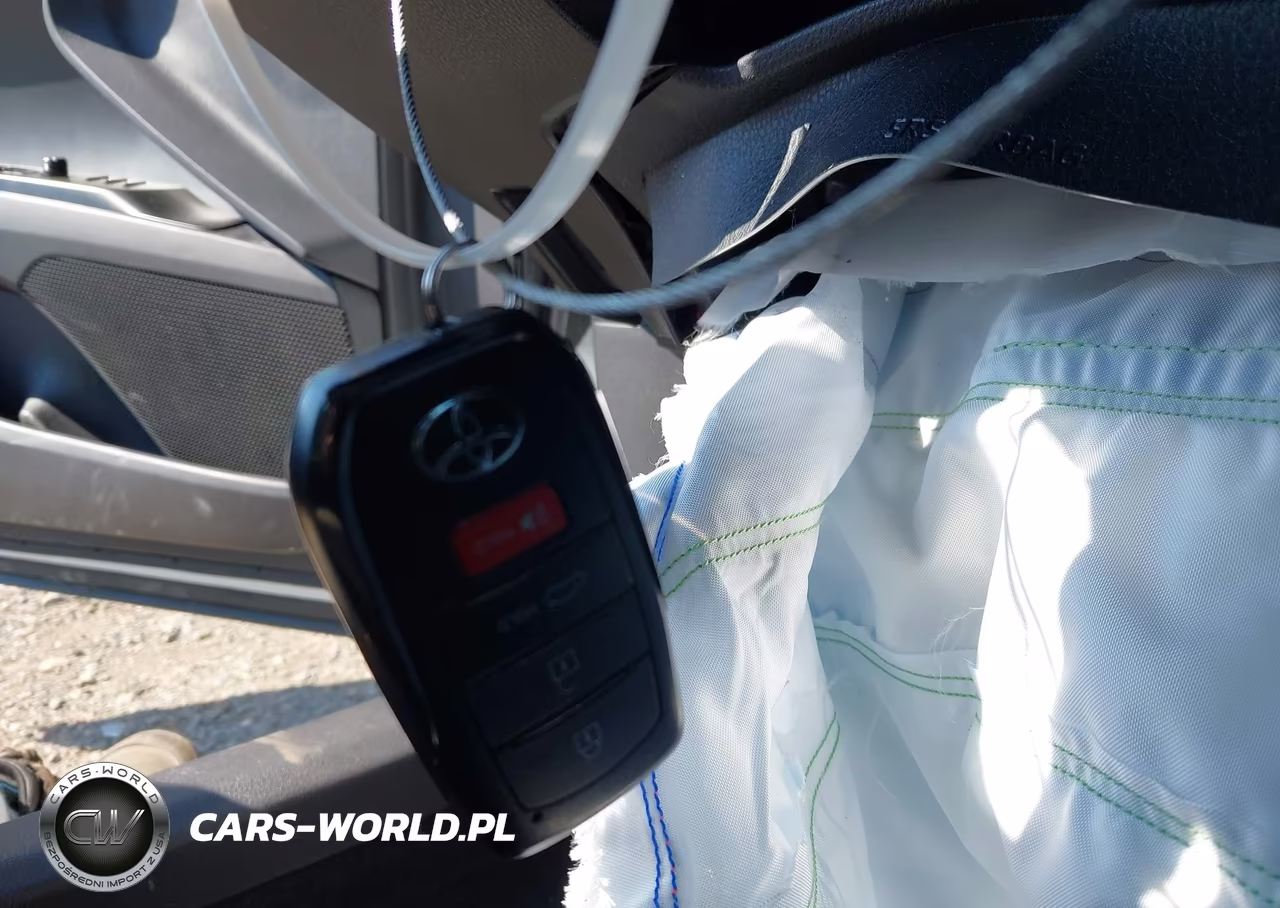 2026 Toyota Camry Xle VIN:4T1DAACK1TU732504 - 11