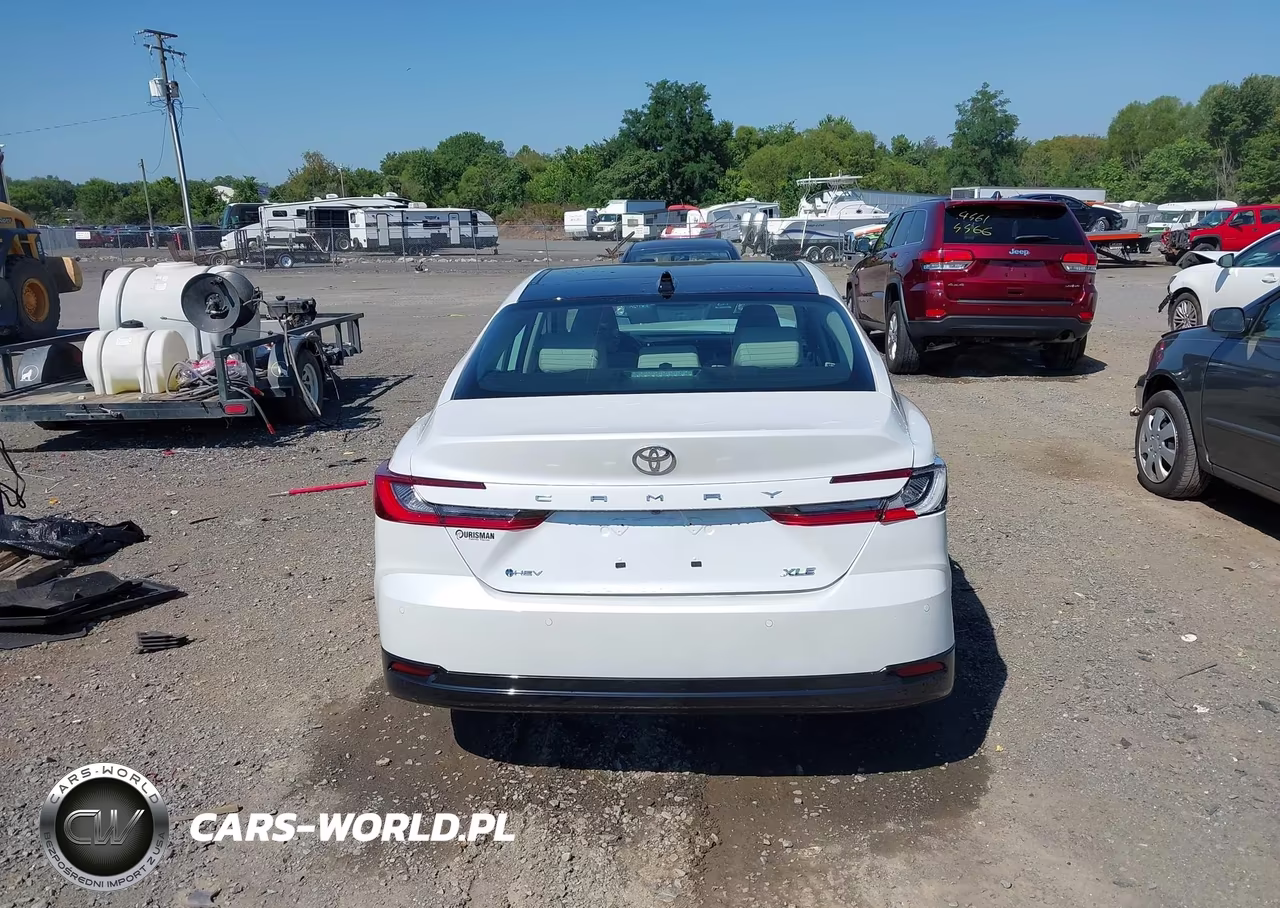 2026 Toyota Camry Xle VIN:4T1DAACK1TU732504 - 16