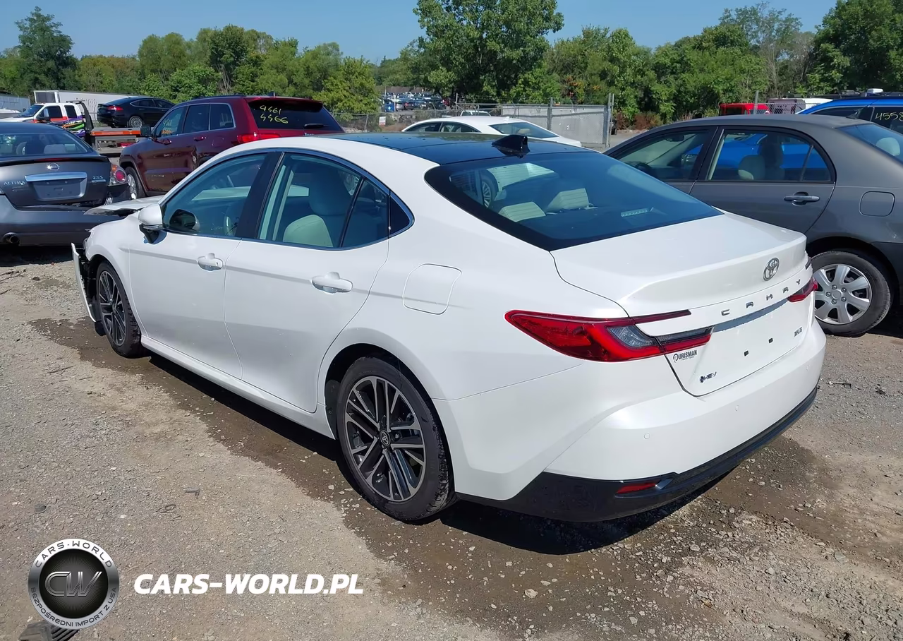 2026 Toyota Camry Xle VIN:4T1DAACK1TU732504 - 3