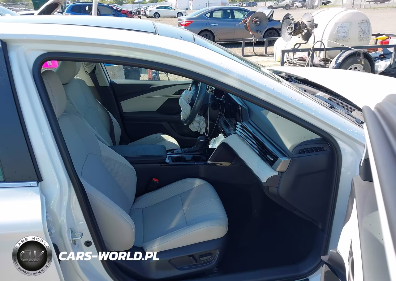 2026 Toyota Camry Xle VIN:4T1DAACK1TU732504 - 5